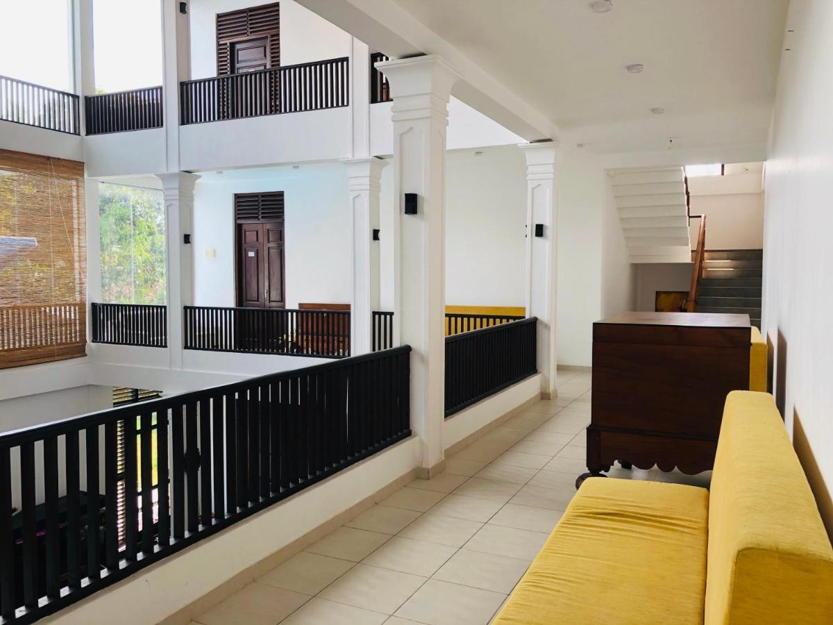 Blue Spring Hotel Wadduwa Exterior photo