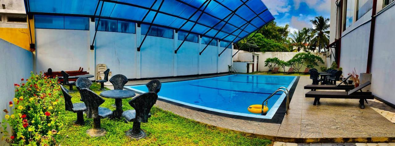 Blue Spring Hotel Wadduwa Exterior photo